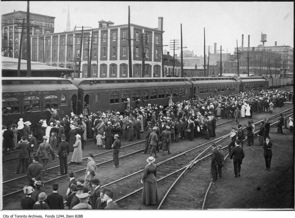 Reprint on paper with W/M Canada Bank of Hamilton 1914 - 1922 y. FREE SHIPPING