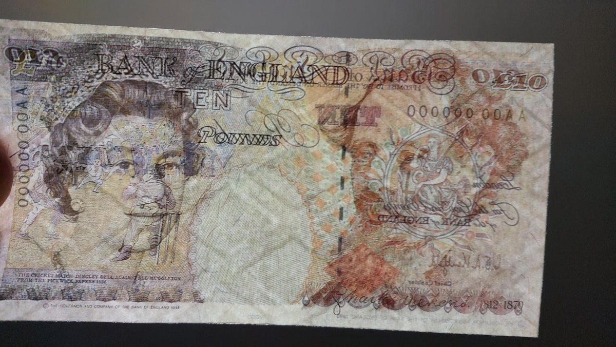 Detailed close-up shot focusing on the Chief Cashier signature block, micro-printing, and guilloche security pattern